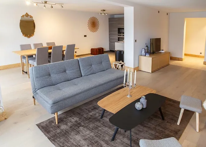 – 2 Bedroms – Aw301 *